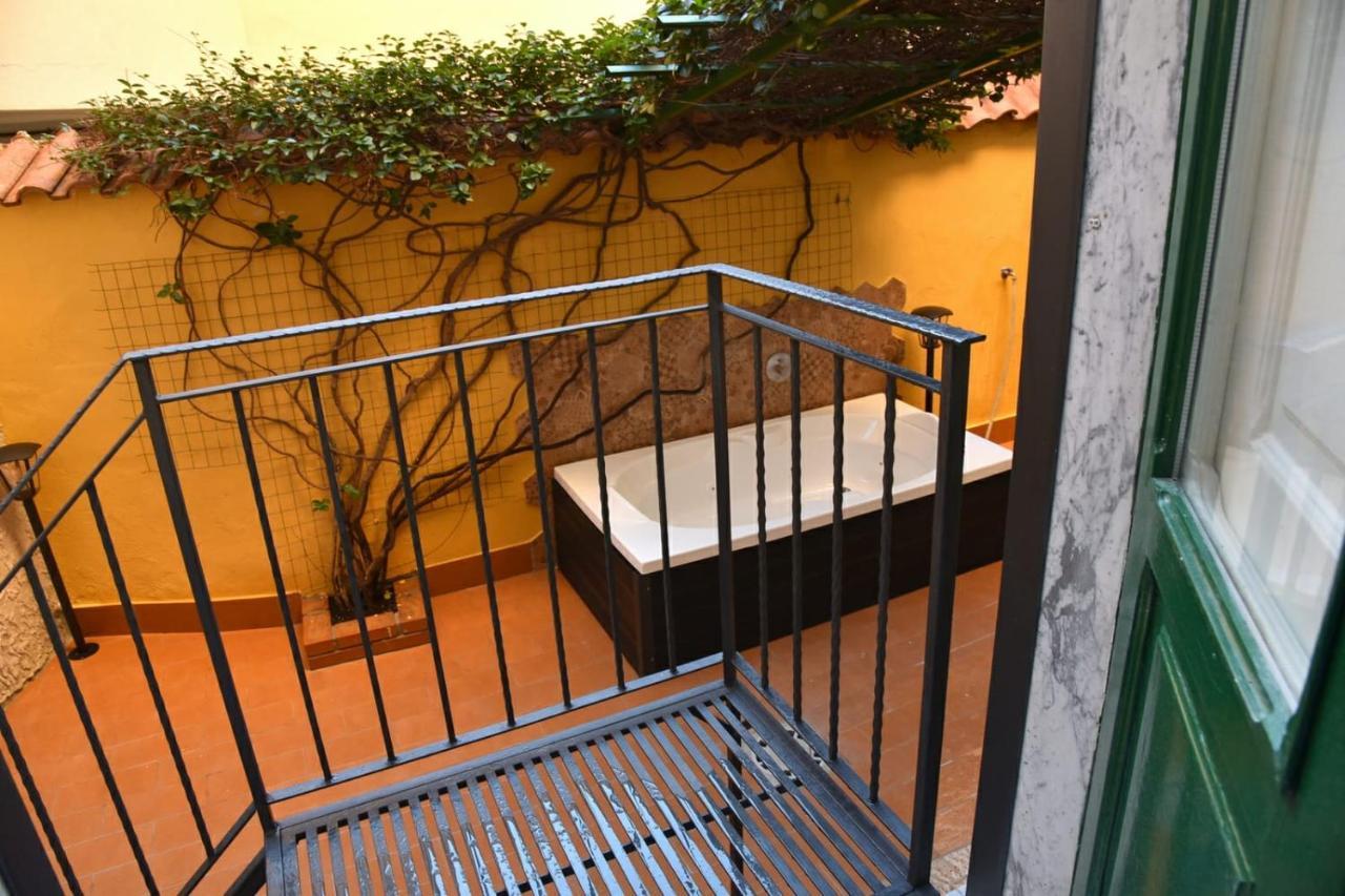 Ripa Garden Room And Suite Salerno Buitenkant foto