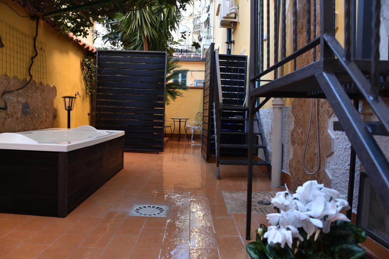 Ripa Garden Room And Suite Salerno Buitenkant foto